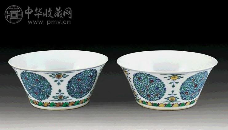 清道光 斗彩团花马蹄碗(1对)