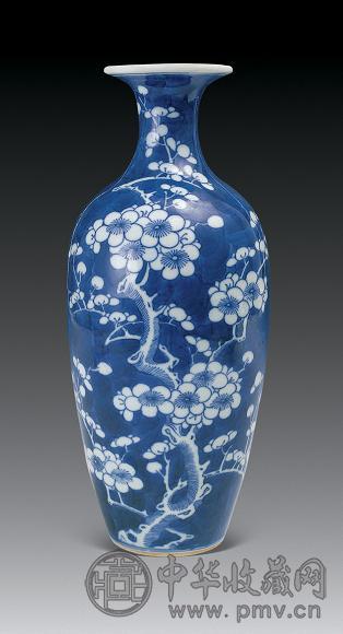 清晚期 青花冰梅纹瓶