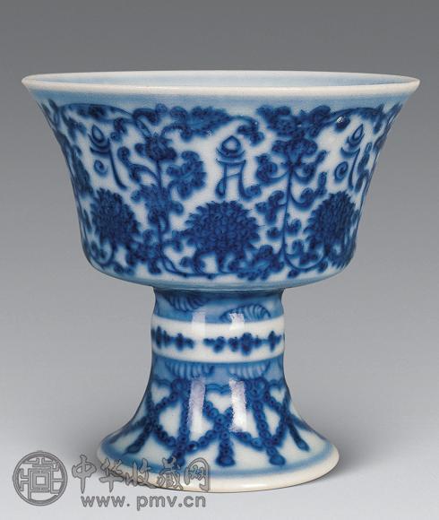 清乾隆 青花梵文高足杯