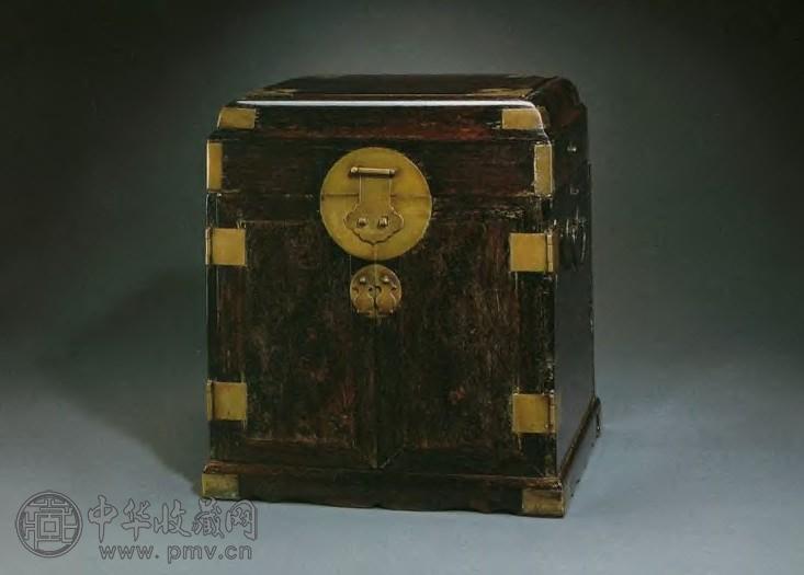 清十八世纪 紫檀官皮箱