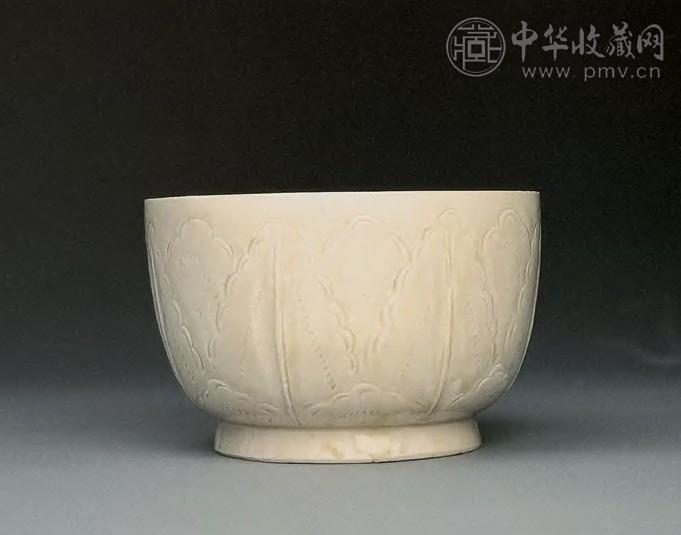 宋 定窑刻芭蕉叶纹温碗