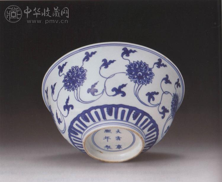 清康熙 青花缠枝花卉碗