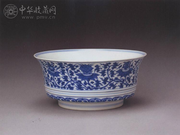 清雍正 青花缠枝莲托八宝纹姨碗