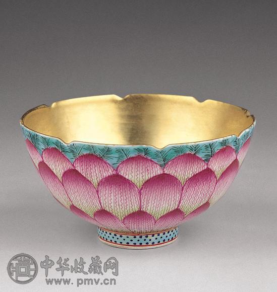 民国 粉彩莲花葵口碗
