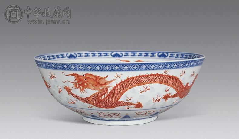 清光绪 青花加矾红龙纹大碗