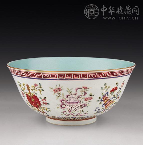 清道光 粉彩八宝纹碗