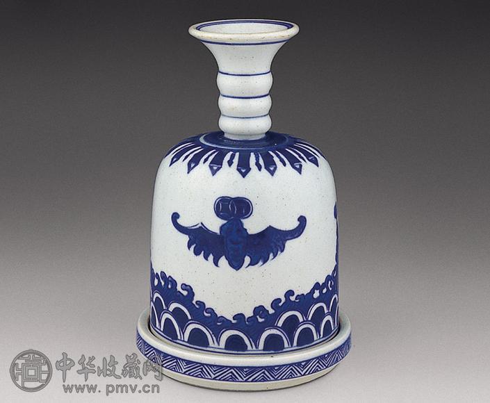 清 青花蝠纹骰子碗