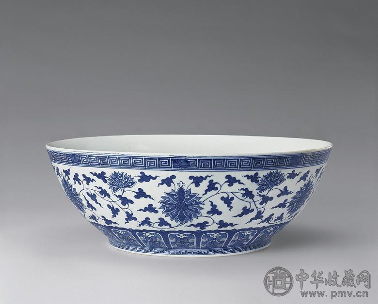 清宣统 青花缠枝莲纹大海碗