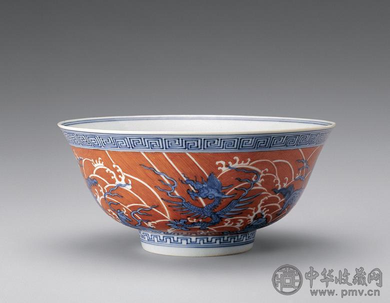 清道光 青花矾红海八怪大碗