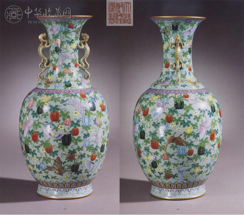 清乾隆 豆青地粉彩“瓜瓞绵绵”描金双龙耳瓶