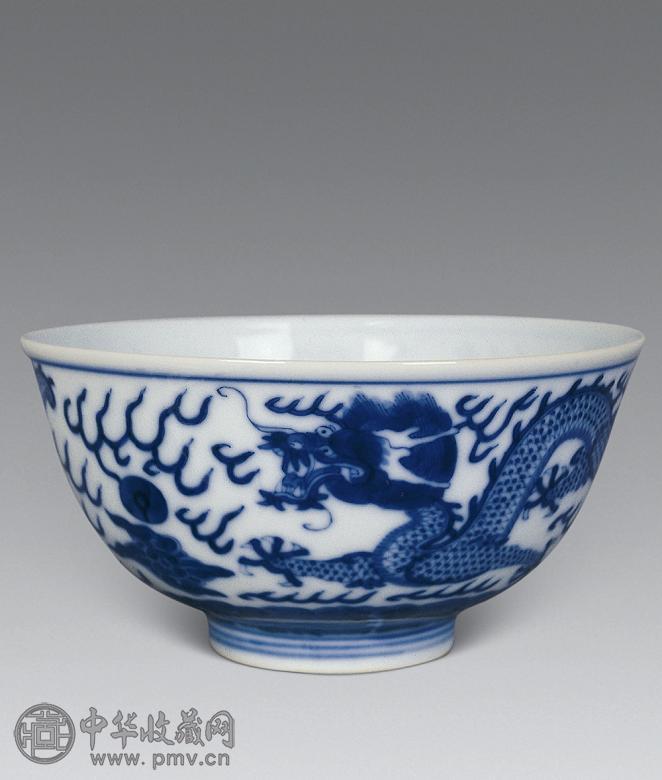 清宣统 青花龙纹小碗