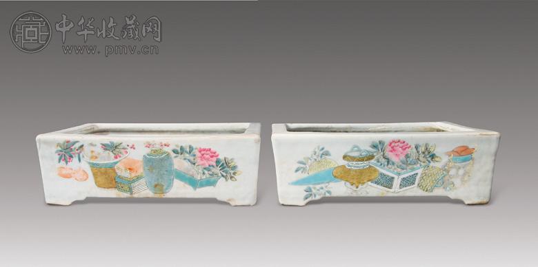 清同治 粉彩博古纹水仙盆(1对)