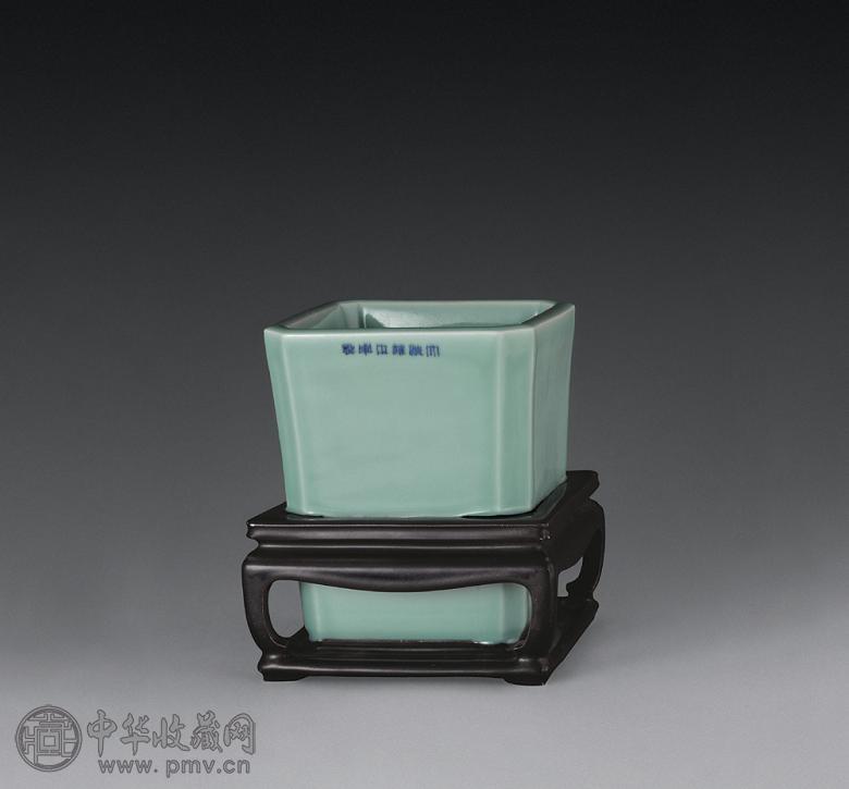 清 豆青釉方型花盆