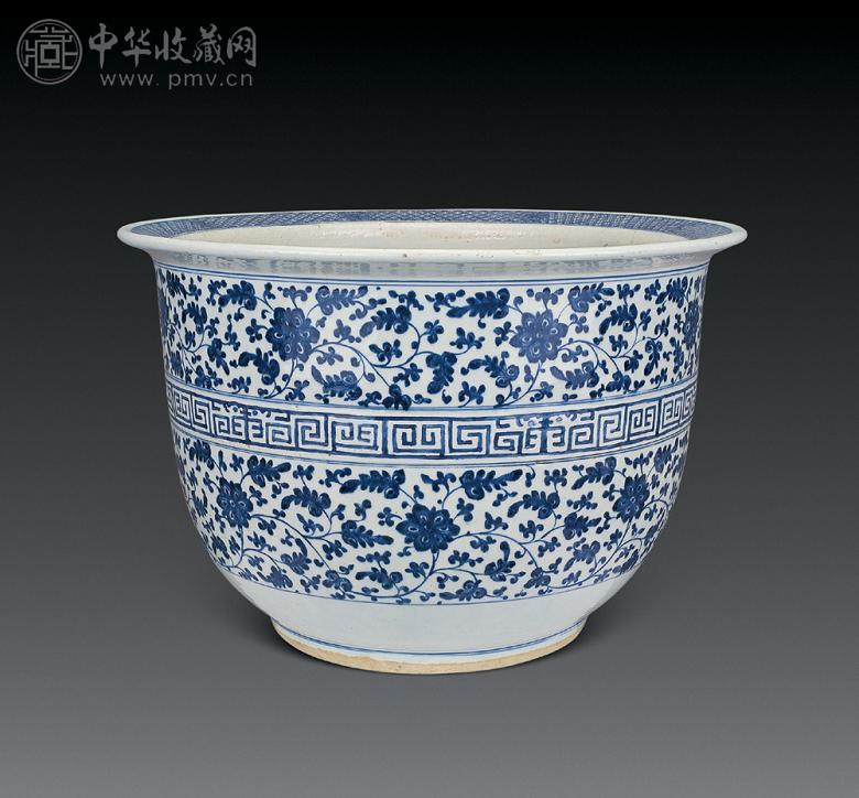 清乾隆 青花缠枝花卉纹花盆