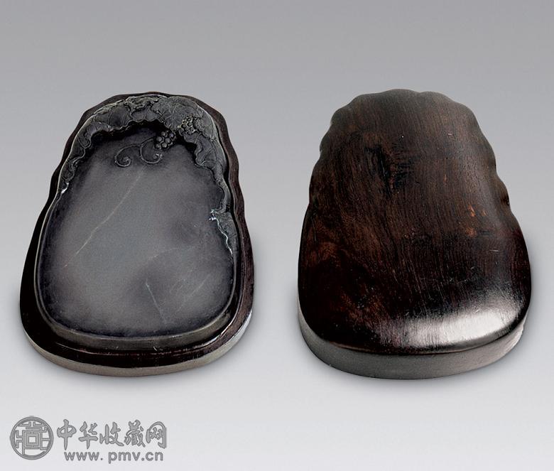 近代 浮雕淌池葡萄砚