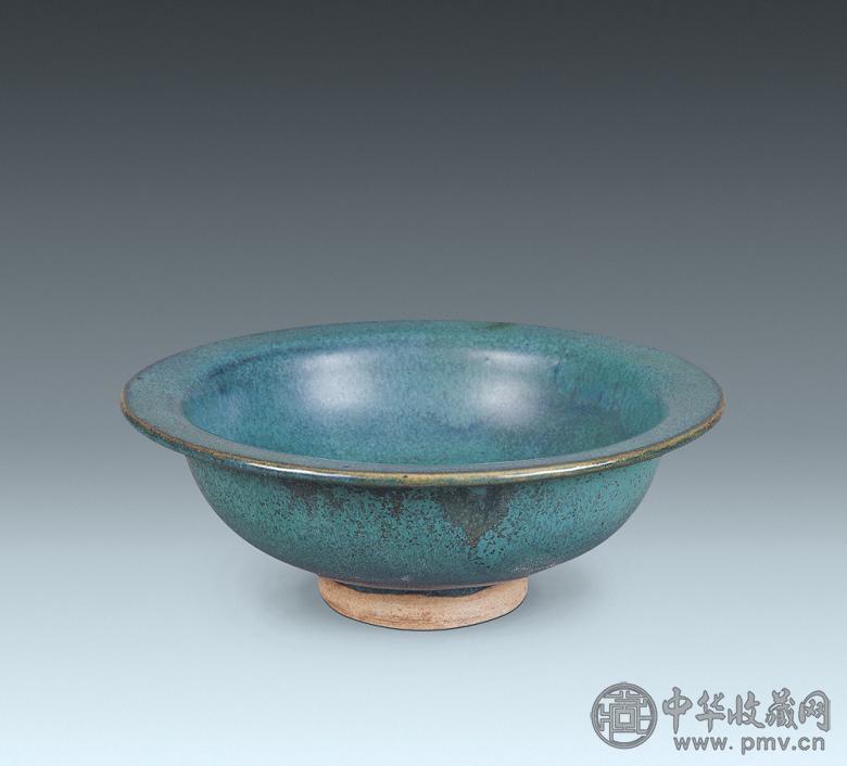 明 宜钧灰绿釉折沿碗