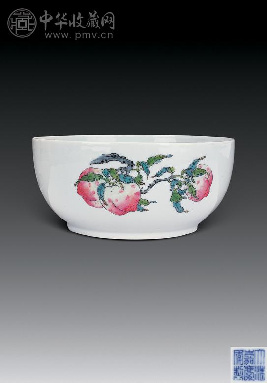 清嘉庆 粉彩瑞果纹墩式碗