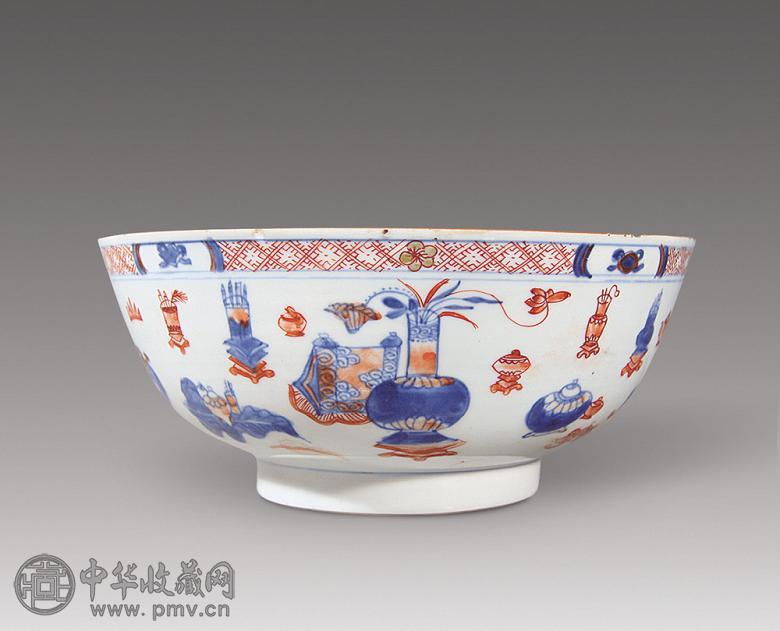 清康熙 青花加彩描金博古纹碗