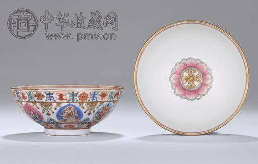 清道光 粉彩七政宝纹碗(1对)