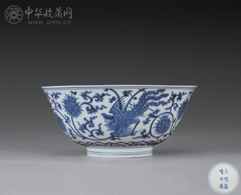 清康熙 青花缠枝莲纹凤穿花碗