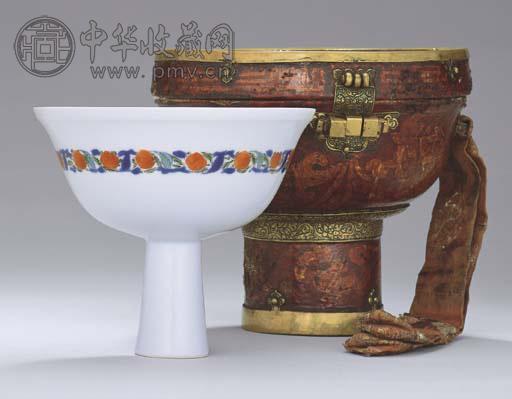 清康熙 彩绘缠枝桃纹高足碗