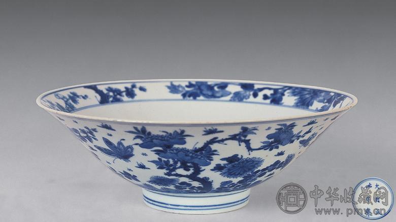 清康熙 青花四季花卉草虫纹碗