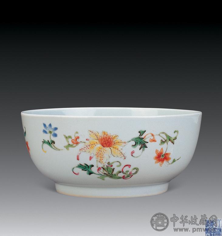 清乾隆 粉彩折枝莲花墩式碗