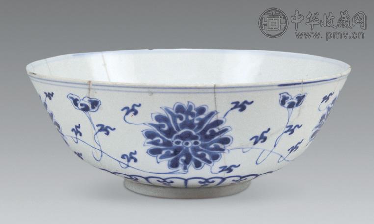 清光绪 青花缠枝花卉纹碗