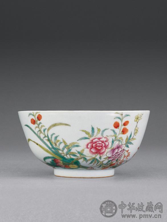 清 光绪款粉彩花卉纹碗