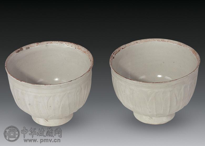 宋 定窑刻莲花纹小碗(1对)