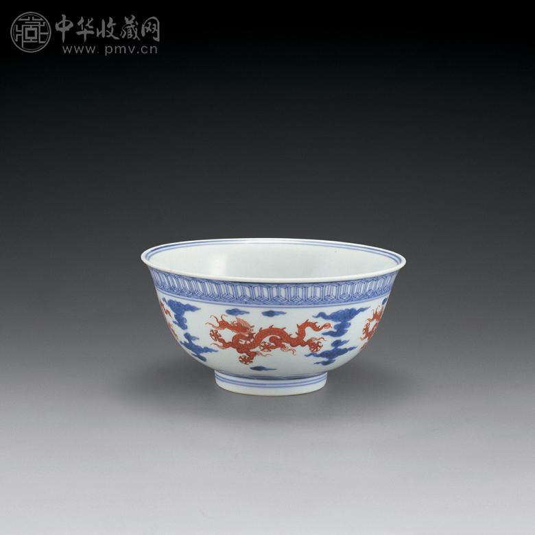 清雍正 青花矾红海水龙纹碗
