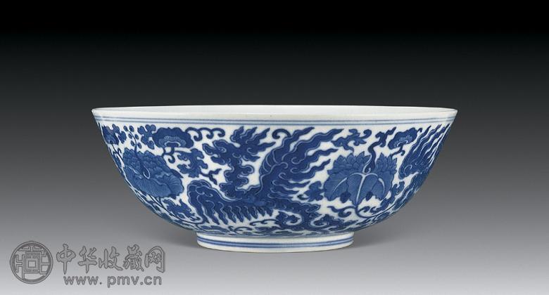 清道光 青花夔凤碗