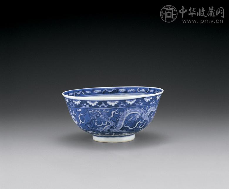 清光绪 青花蓝地白龙碗