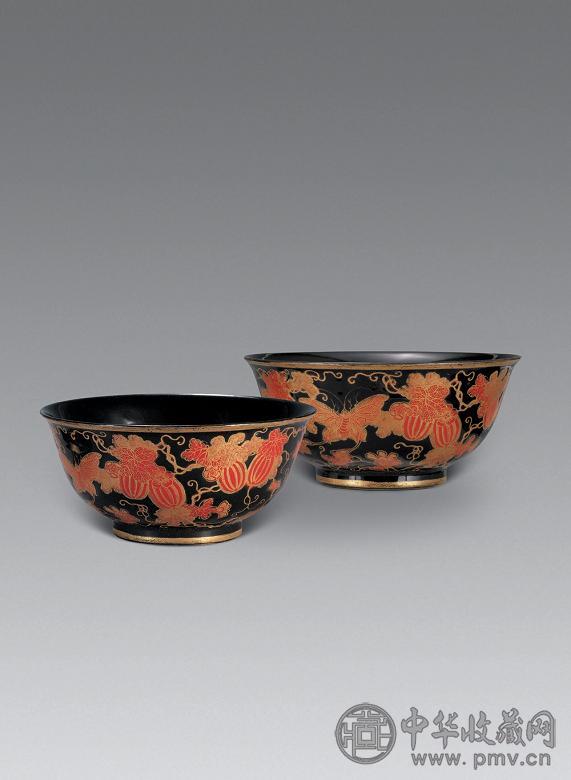 清乾隆 黑漆红彩描金瓜蝶碗(2件)