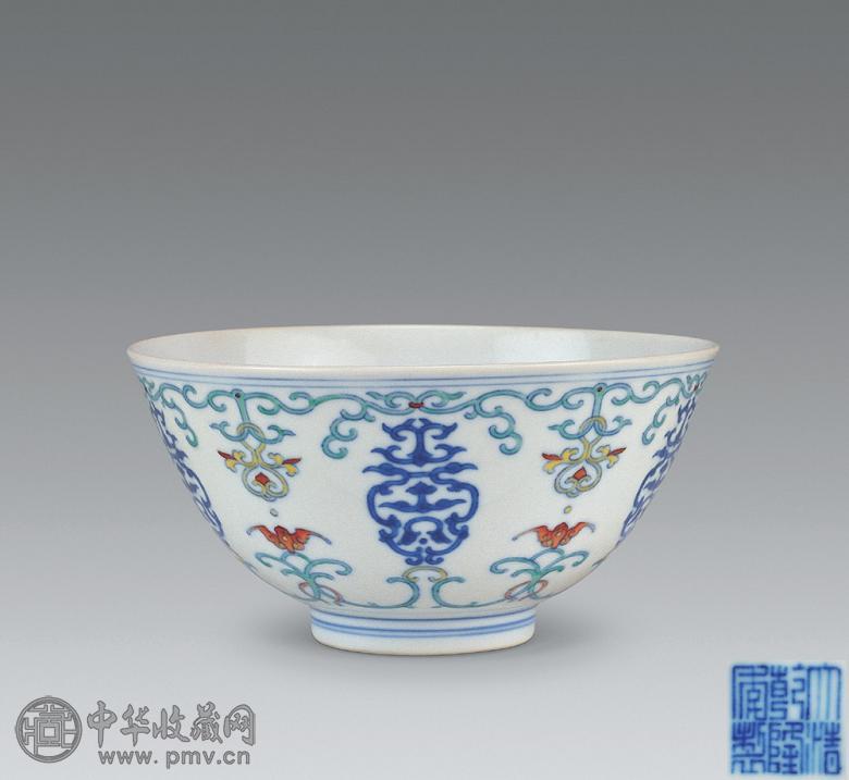 清乾隆 斗彩福寿纹碗