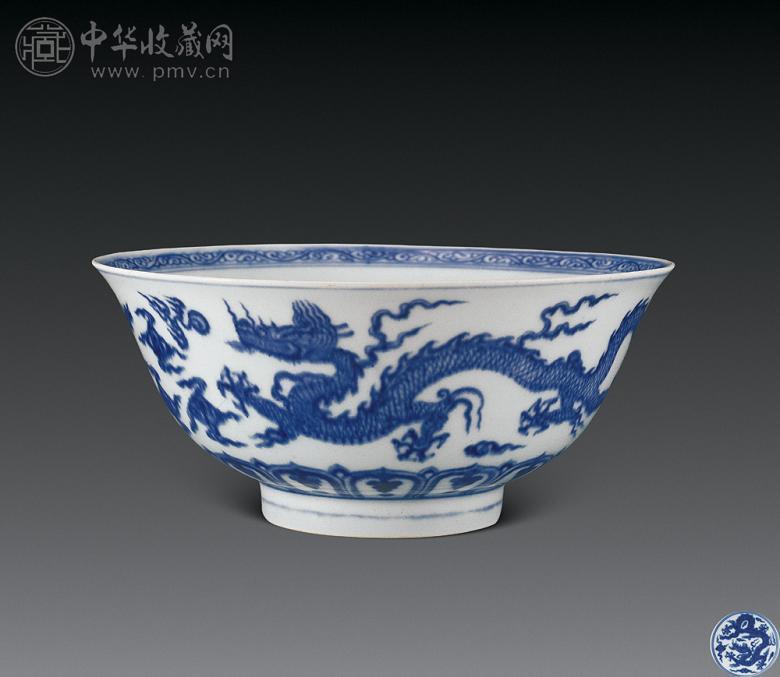 明永乐 青花暗刻云龙碗