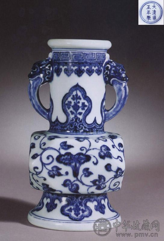 清雍正 青花牵牛花纹四方倭角双耳瓶