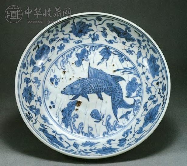 明成化 青花鱼莲纹盘