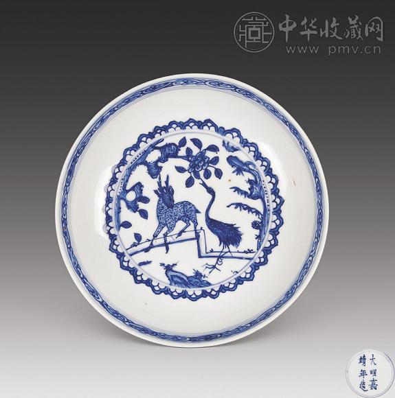 明嘉靖 青花“鹿鹤同春”纹盘
