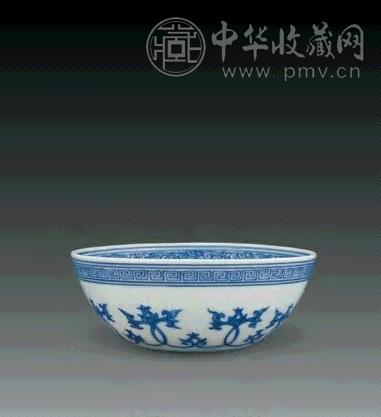 明成化 青花海石榴纹卧足碗