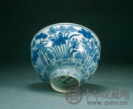 明嘉靖 青花荷莲碗
