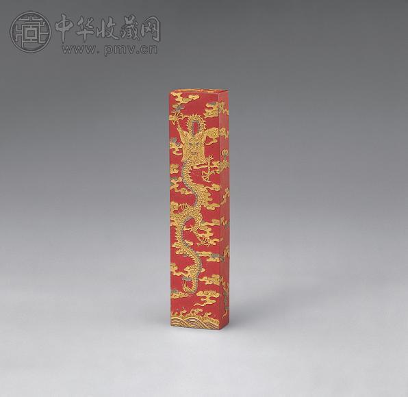 清乾隆 朱砂龙纹云蝠墨