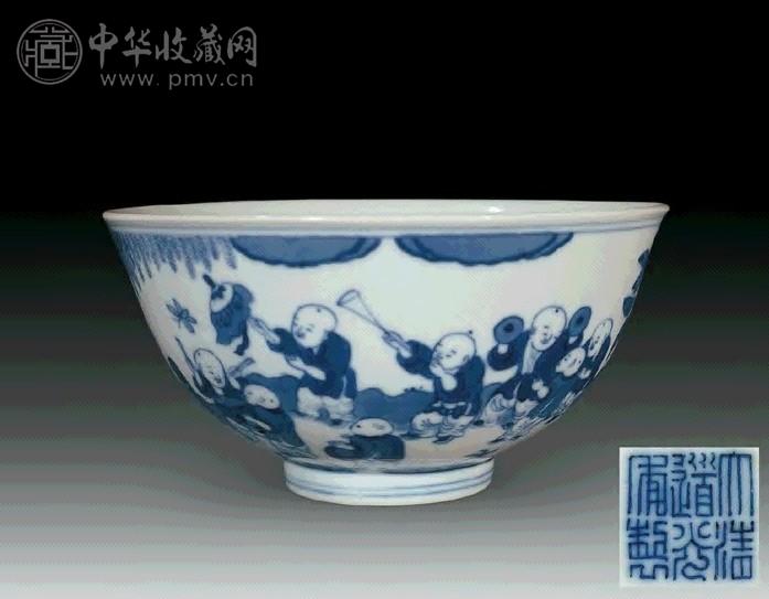 清道光 青花婴戏图纹碗