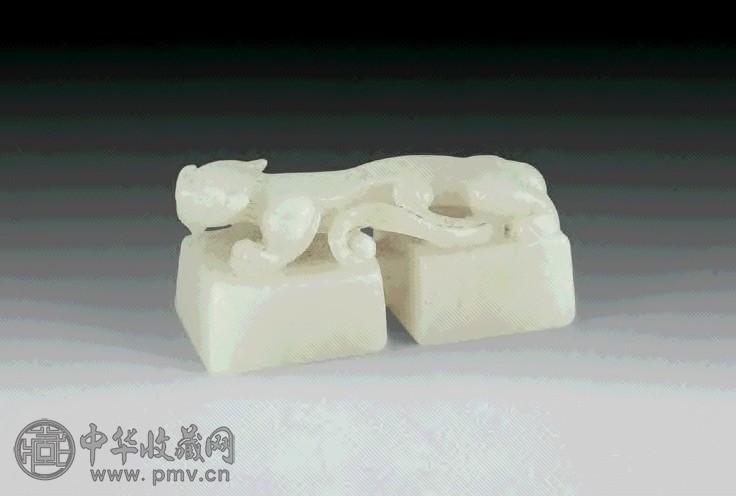 清 白玉雕鞴虎双联章