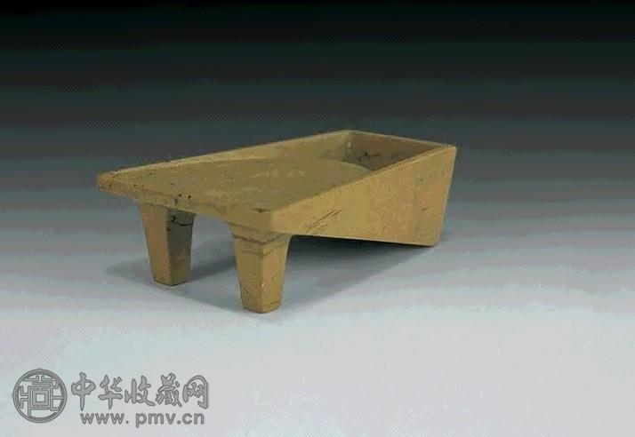 宋 绿端箕形砚