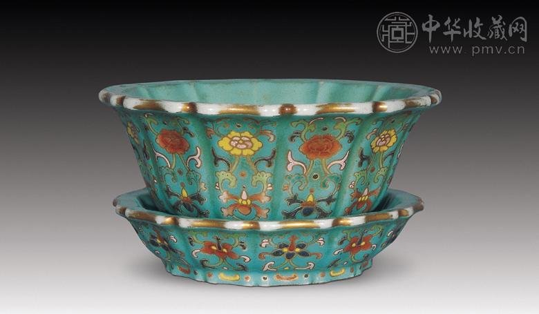 清乾隆 松石绿粉彩花卉小花盆