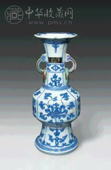 明正德 青花折枝莲葵口双环耳瓶