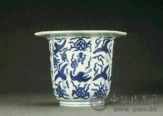明嘉靖 青花云鹤寿字纹缸