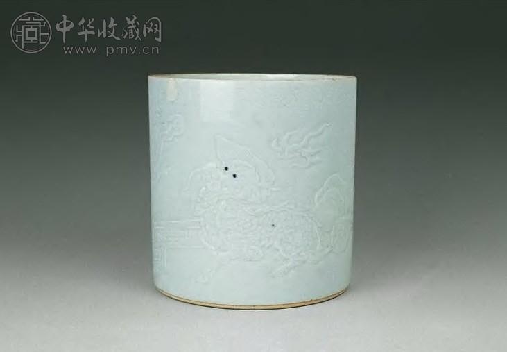 明崇祯 白釉刻獬豸凤凰大笔筒