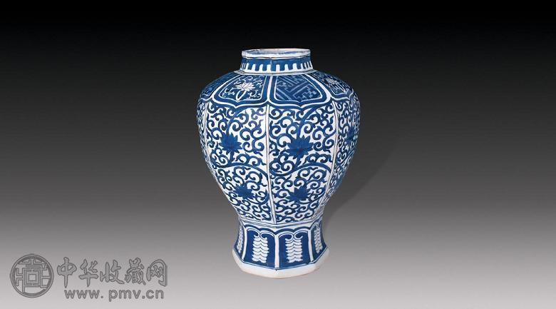 明末 青花花卉八棱罐